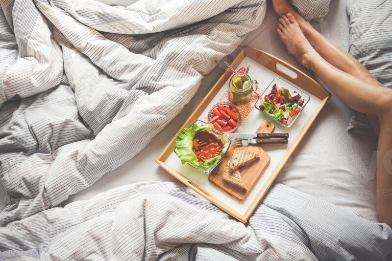 Desayuno saludable en cama