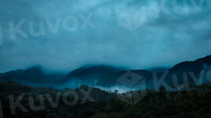 Montañas con neblina