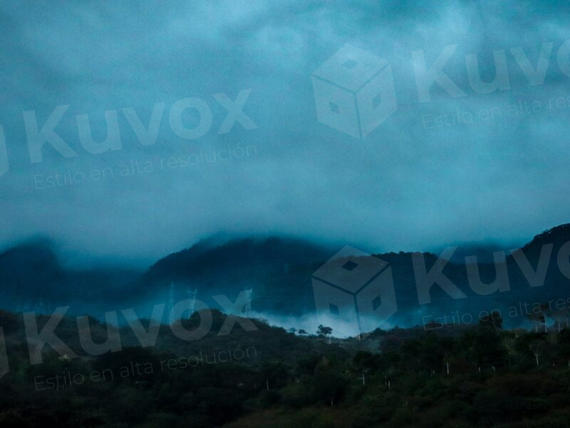Montañas con neblina
