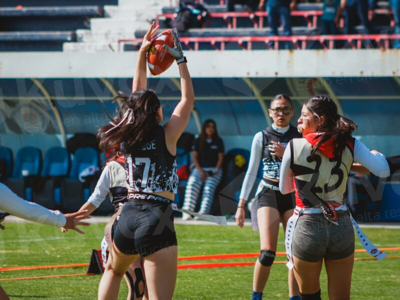 Mujeres en partido de tocho