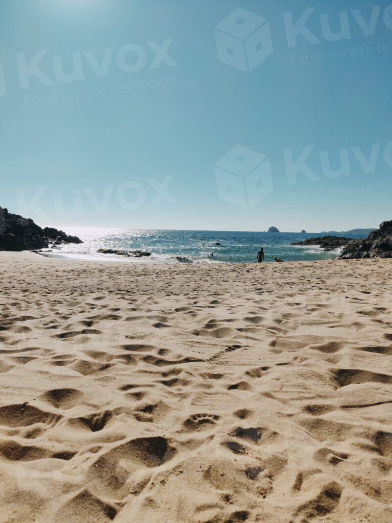 Playa con arena extensa
